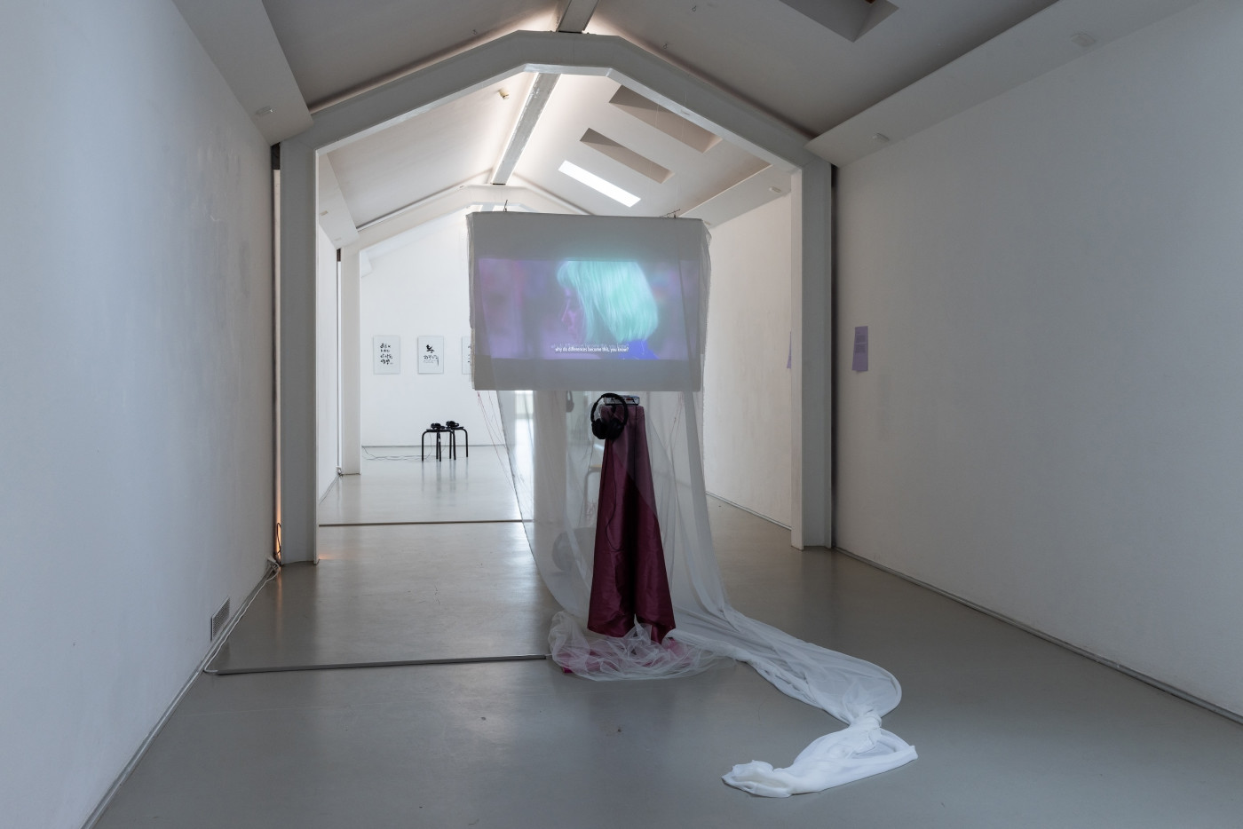 Geschichten, die wir uns vorstellen, Geschichten, die uns verbinden  mit Lizza May David, Fumiko Kikuchi, Thaís Omine, Park Kyong Ju, kuratiert von Kathy-Ann Tan. Kunstverein Langenhagen 2025. Fotos: Andre Germar.