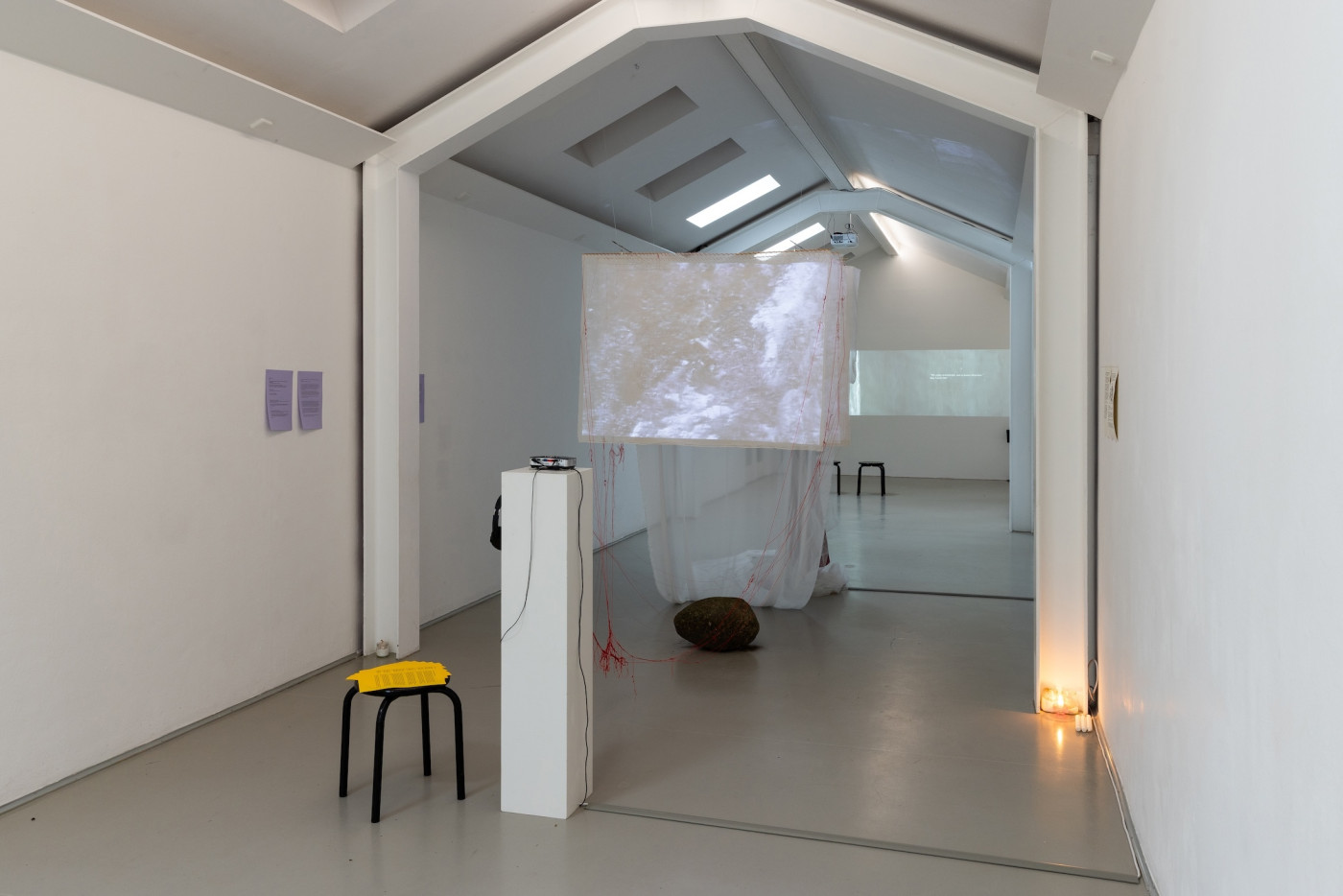 Geschichten, die wir uns vorstellen, Geschichten, die uns verbinden  mit Lizza May David, Fumiko Kikuchi, Thaís Omine, Park Kyong Ju, kuratiert von Kathy-Ann Tan. Kunstverein Langenhagen 2025. Fotos: Andre Germar.